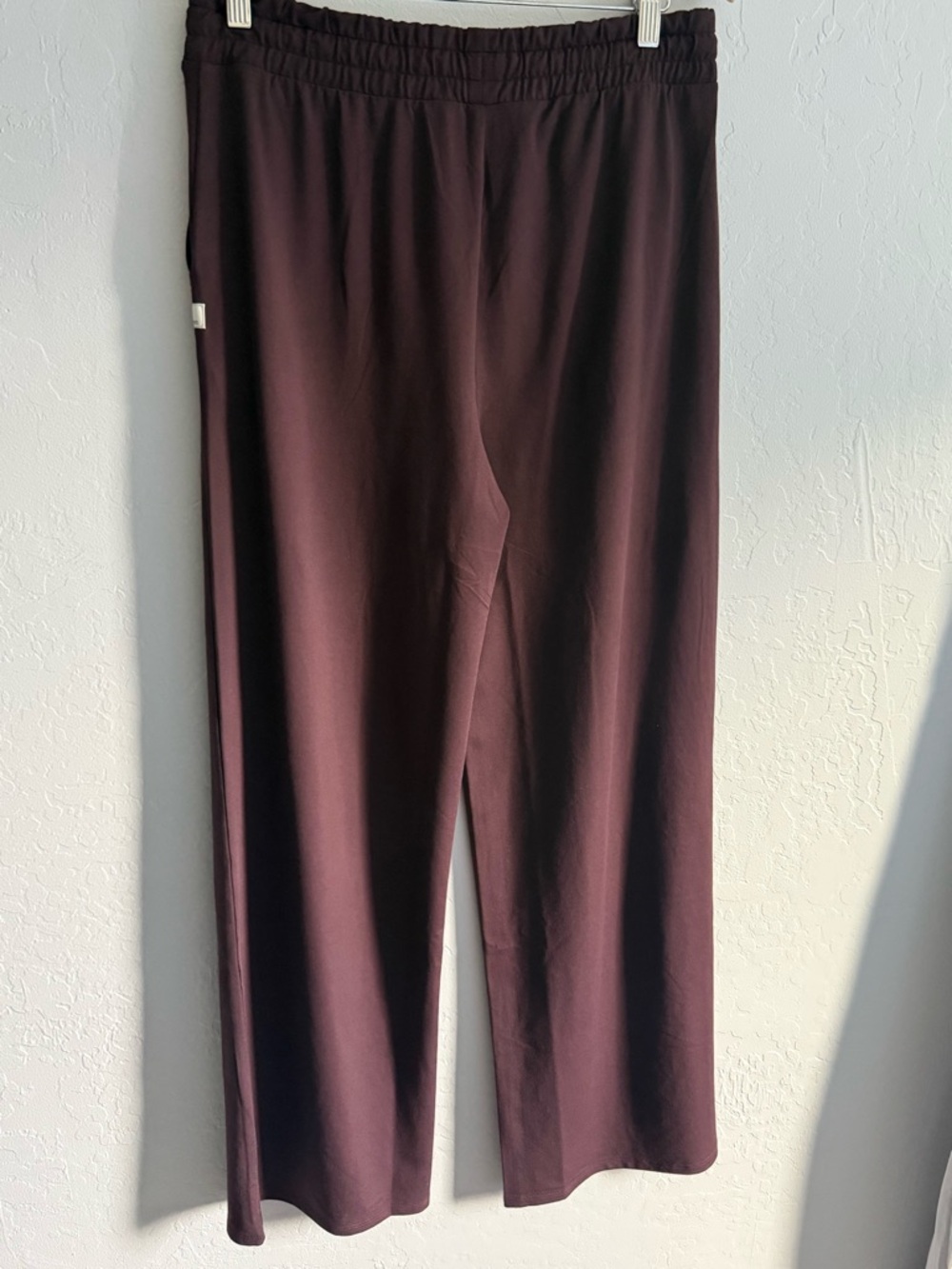 Vuori Halo Essential Wide Leg Sweatpants - Picture 4 of 6